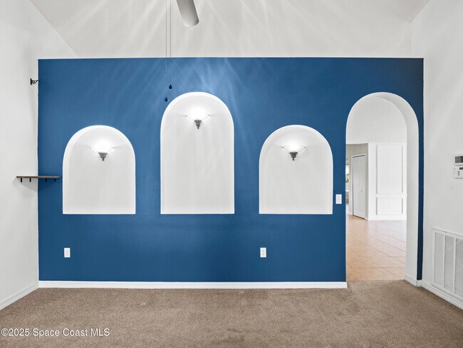 Building Photo - 380 Courtney St