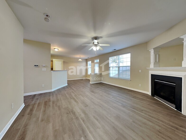 Building Photo - 802 Celtic Crossing Dr