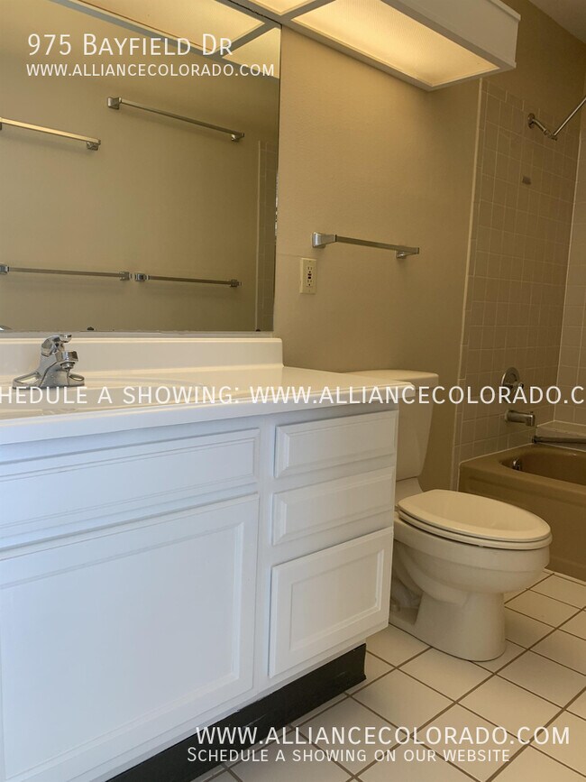 Building Photo - 975 Bayfield Dr