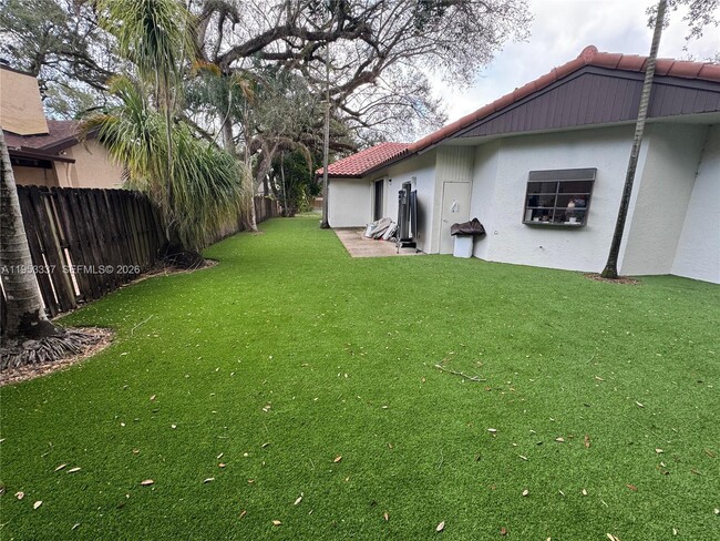 Building Photo - 3911 SW 56th Ct