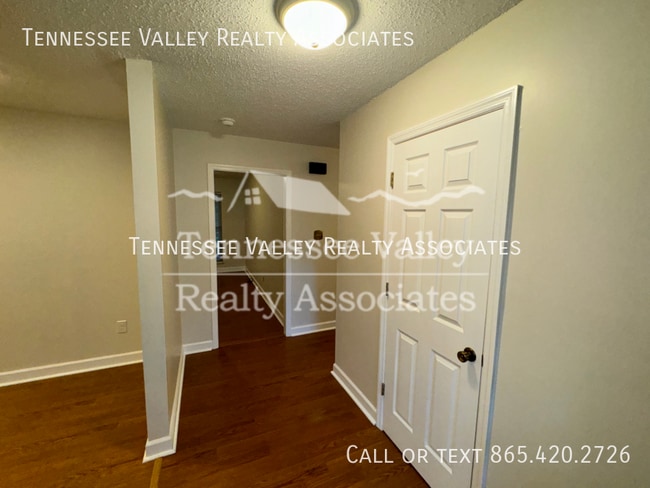 Building Photo - 1622 Colonade Rd