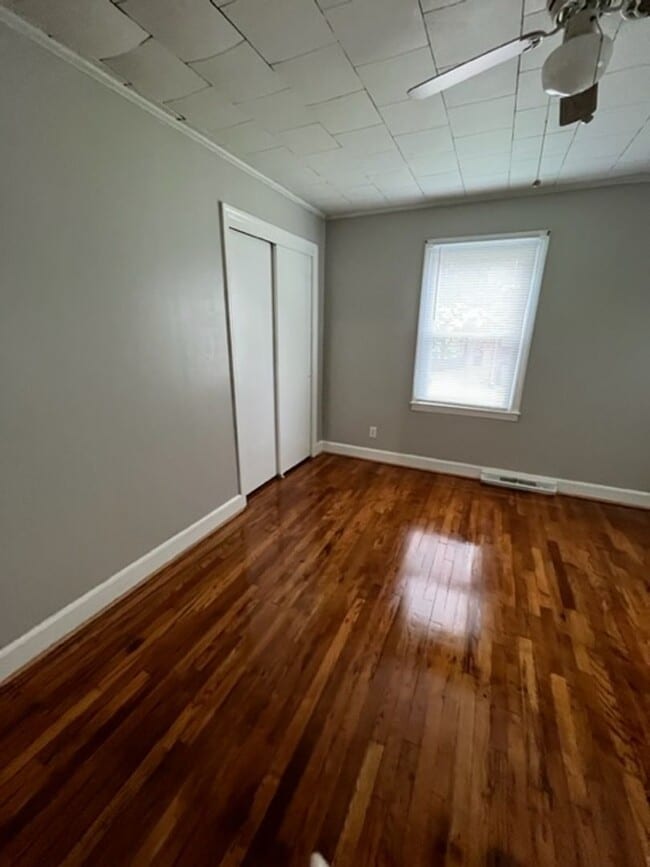 Building Photo - 2 bed 1 Bath Home Mount Airy NC