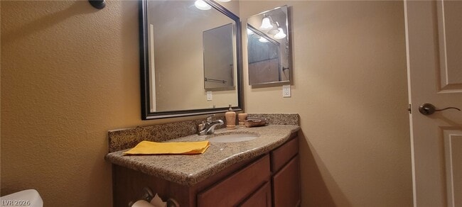 Building Photo - 7300 W Pirates Cove Rd