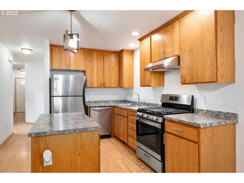 Building Photo - 3552 SE 66th Ave