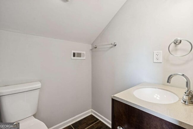 Building Photo - 1865 Stanton St