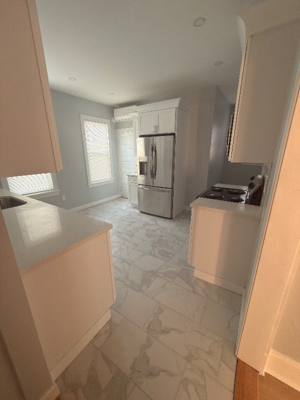 Building Photo - 16 Shepton St