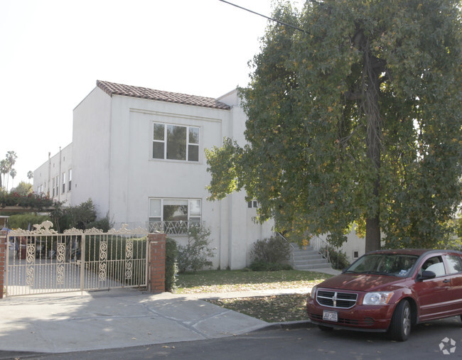 Building Photo - Golden Gate Apartments