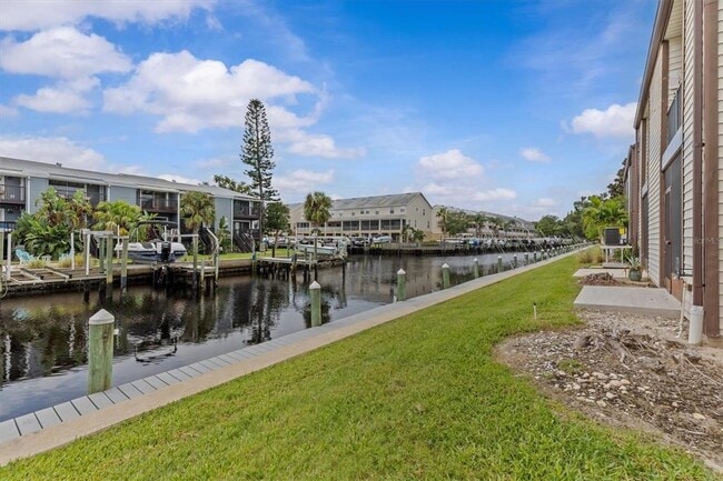 Building Photo - 386 Moorings Cove Dr