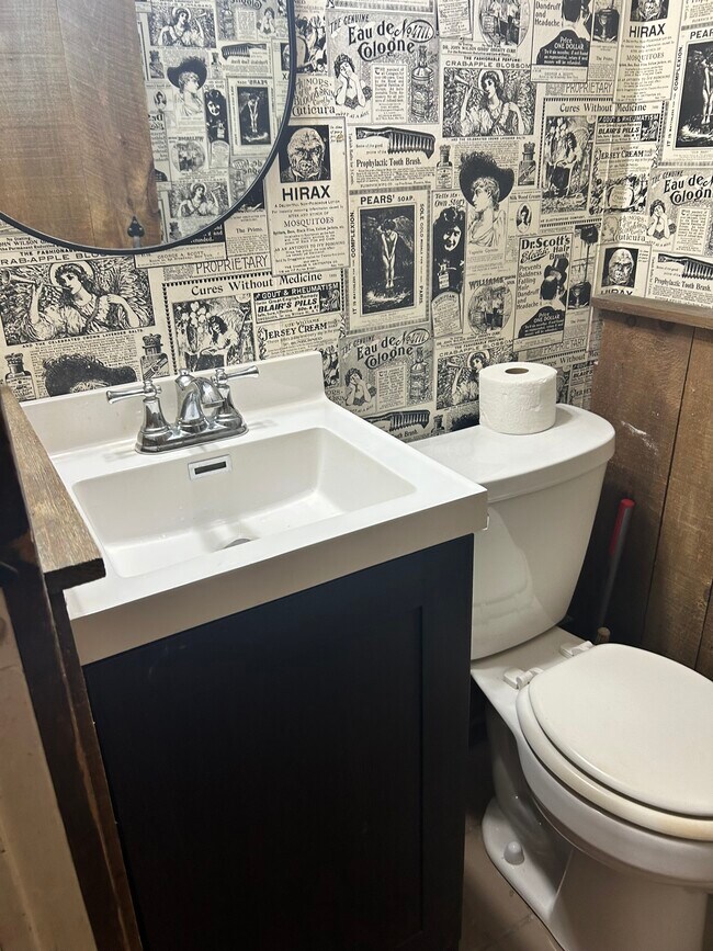 Building Photo - 1625 Tulip Tree Rd