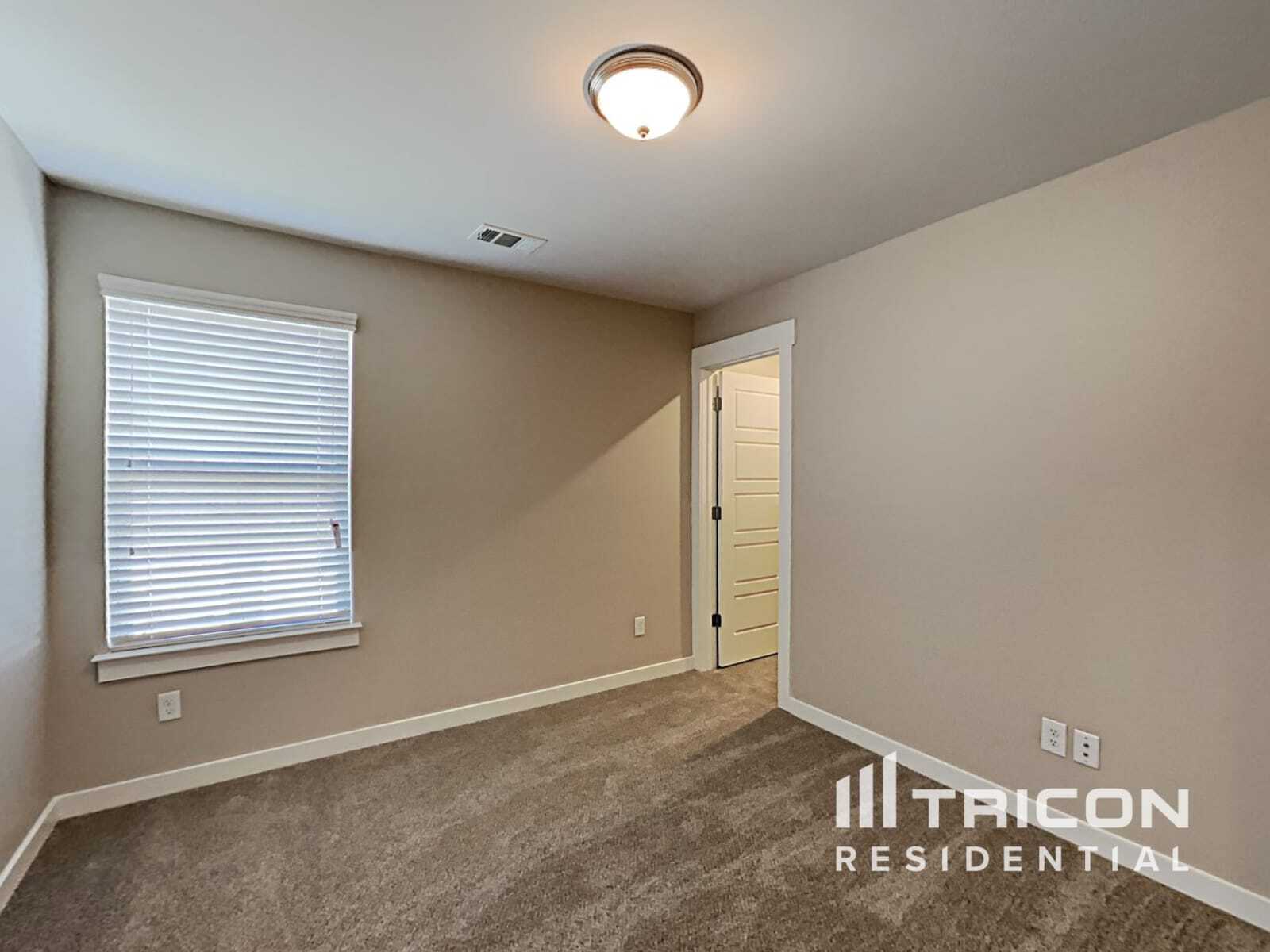 Building Photo - 745 Sapphire Dr