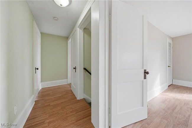 Building Photo - 437 Erie St