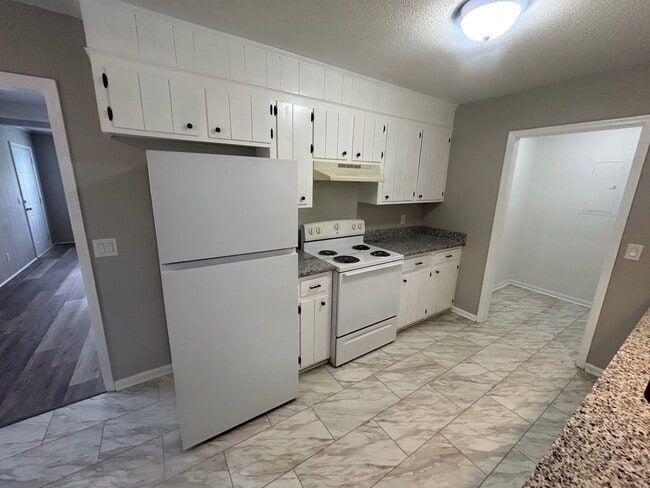 Building Photo - 7513 Mountainbrook Dr