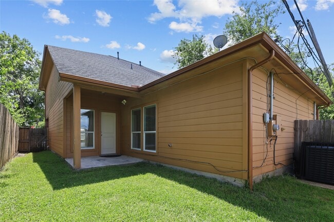 Building Photo - 10302 Buffum St