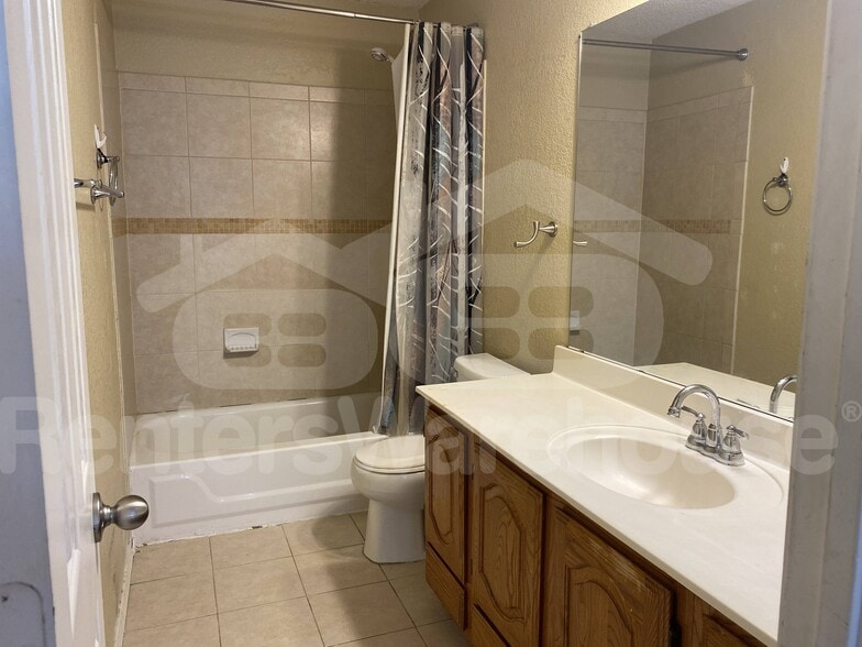 Building Photo - 1032 Sugarberry Ln