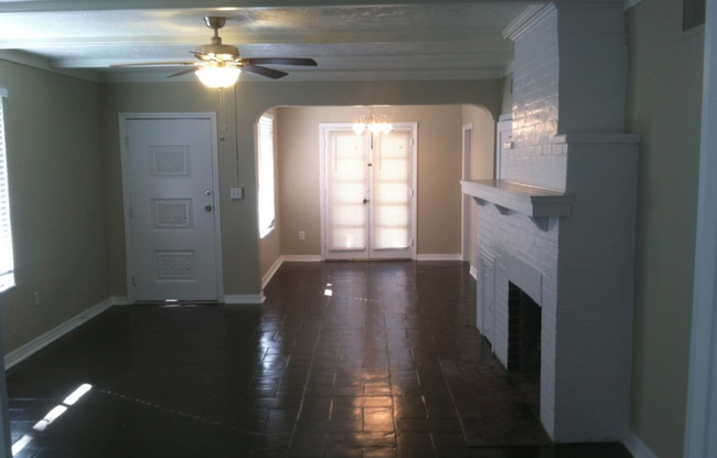 Building Photo - Apply Today! 2br/2ba in Pinellas Park!