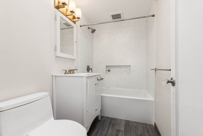 Building Photo - 11715 3rd Ave NW