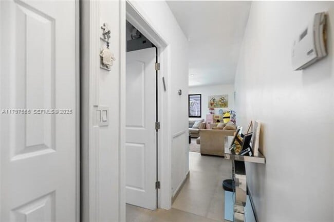 Building Photo - 20375 NE 22nd Pl