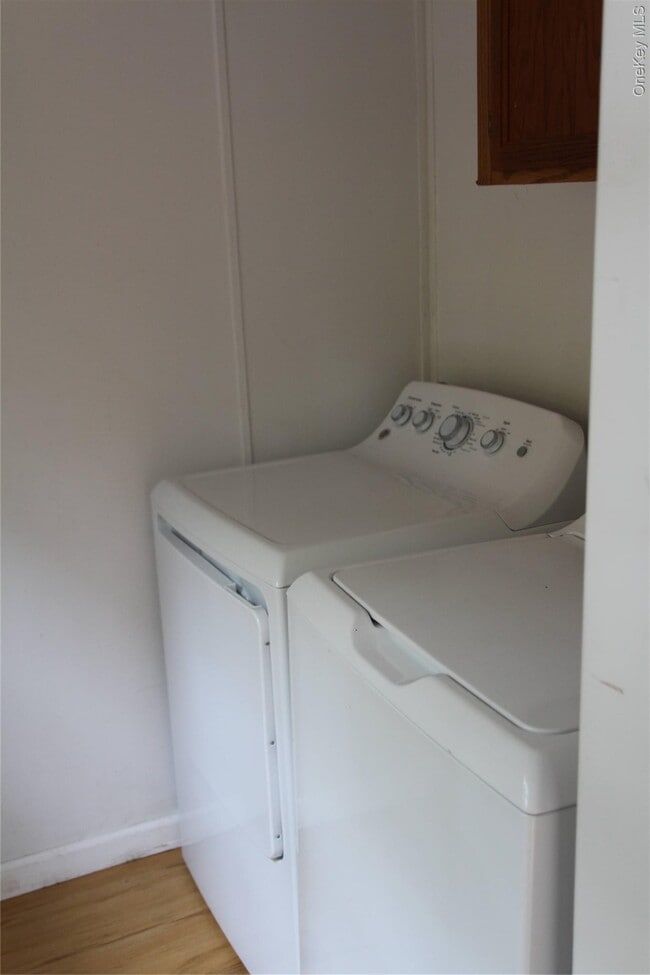 Building Photo - 68 Shinhollow Rd