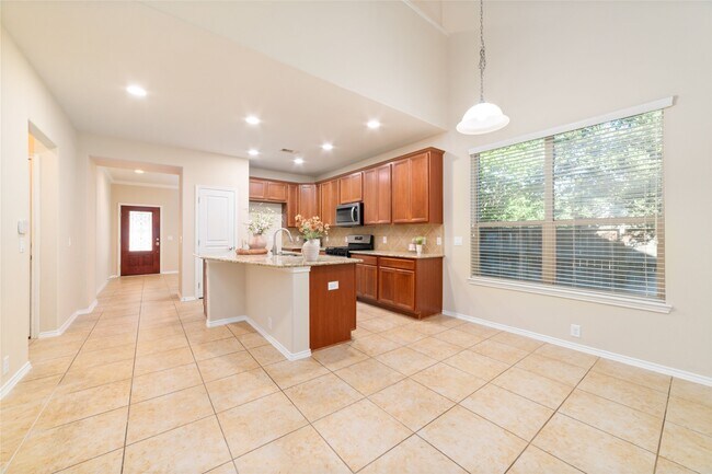 Building Photo - 6403 Guilford Glen Ln