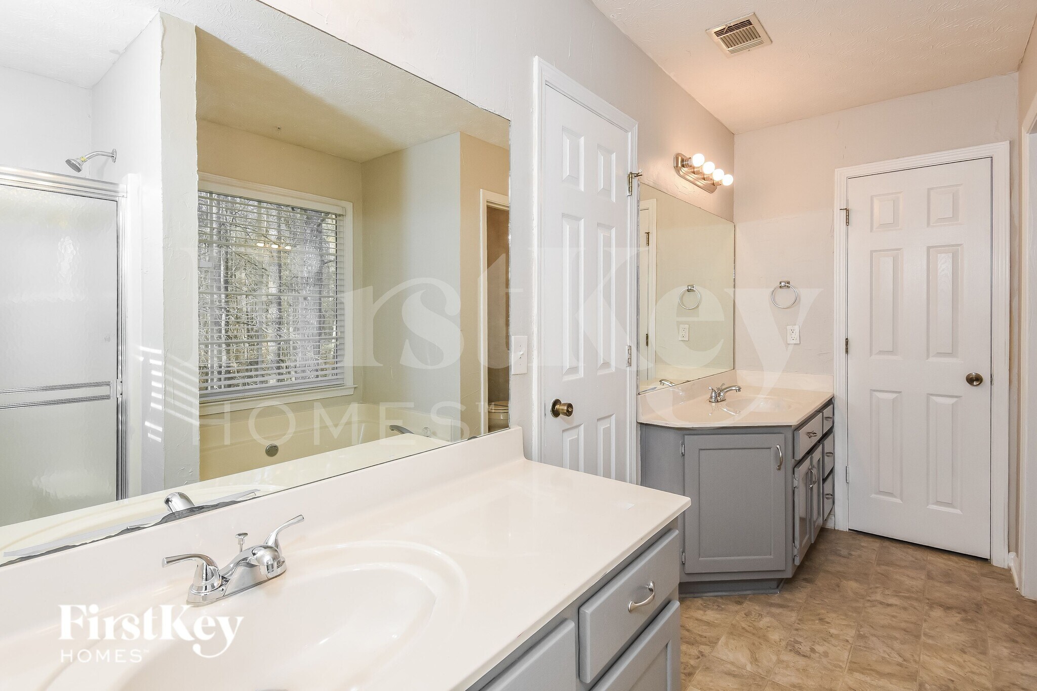 Building Photo - 7285 Wyngate Dr