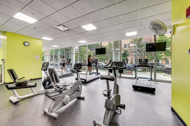 Building Photo - 1629 S Prairie Ave