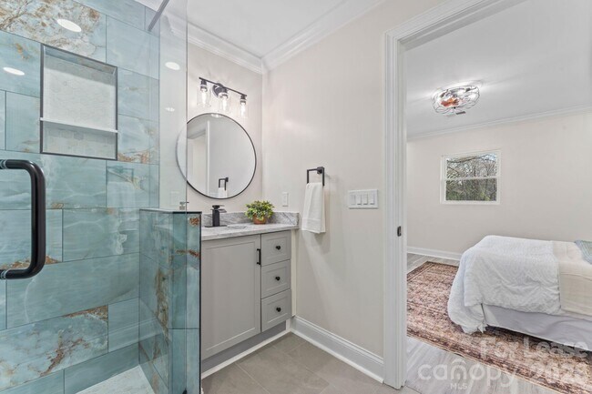 Building Photo - 612 Westway Dr