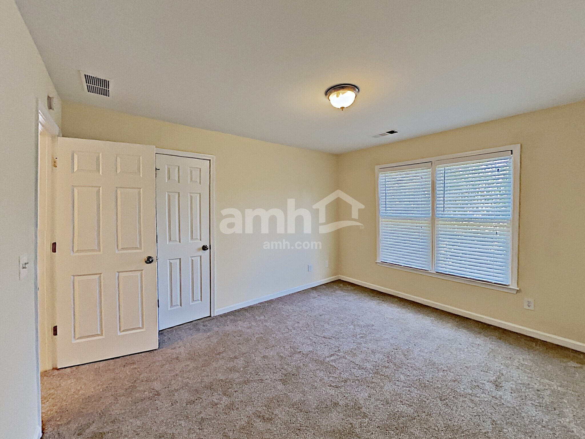 Building Photo - 404 Jessica Ln