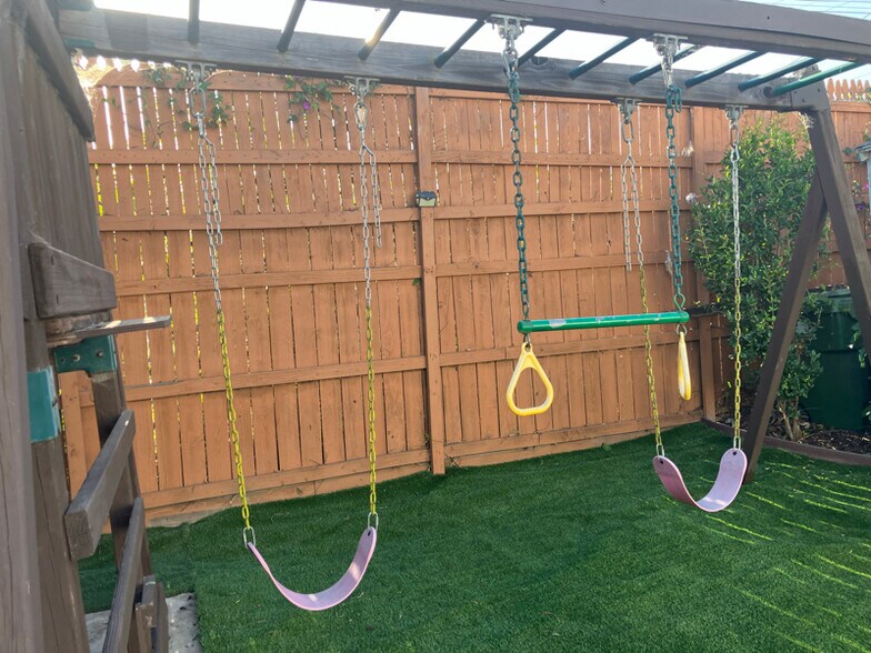 Building Photo - 1415 Stearns Dr