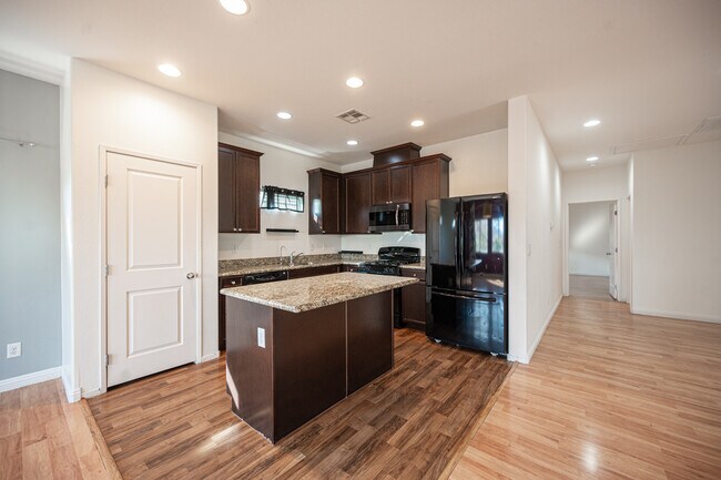 Building Photo - 8904 Harmony Hall Ave