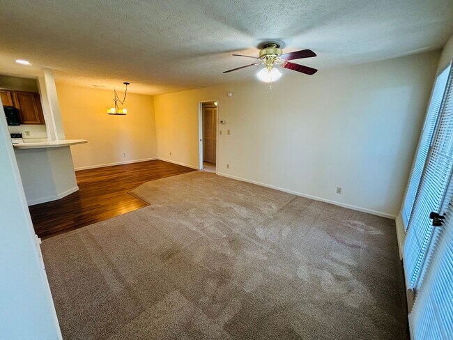 Building Photo - 1300 Cedar Ridge Dr