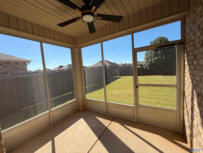 Building Photo - 16205 Glenncrest Ln