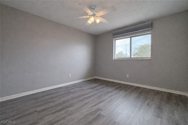 Building Photo - 1718 SW Santa Barbara Pl