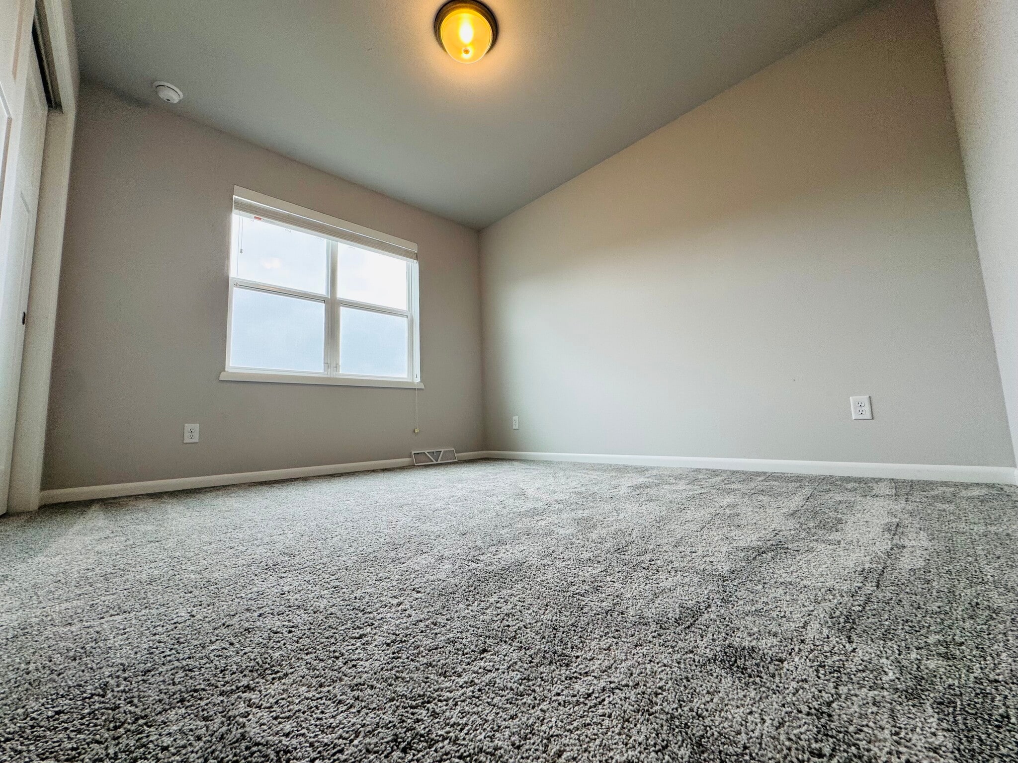 Building Photo - 615 Prospect Rd