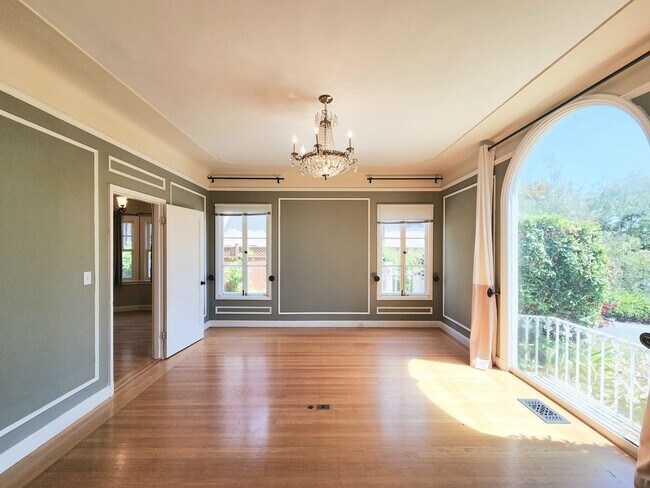 Building Photo - Elegant, spacious home in San Mateo