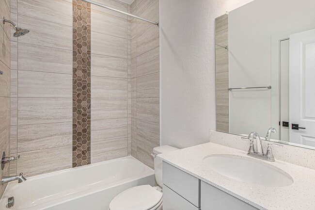Building Photo - 15018 Bonham Shore Dr