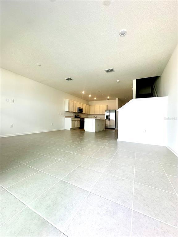 Building Photo - 355 Sol Vis Dr