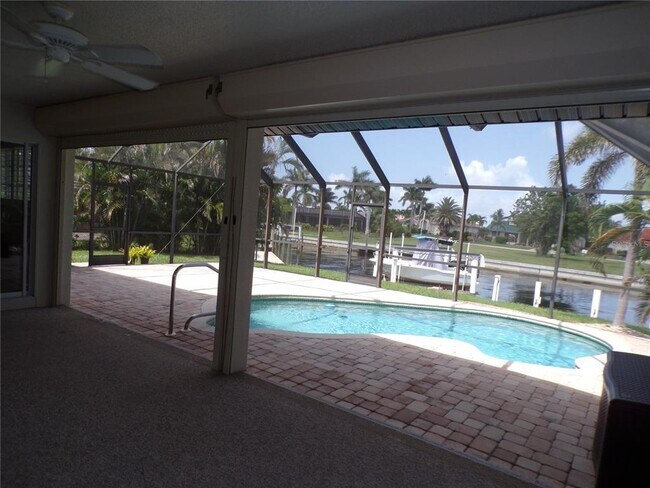 Building Photo - 2310 Palm Tree Dr