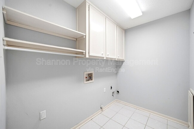 Building Photo - 15911 Moonrock Dr