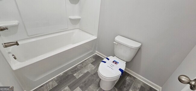 Building Photo - 352 Newshaw Dr