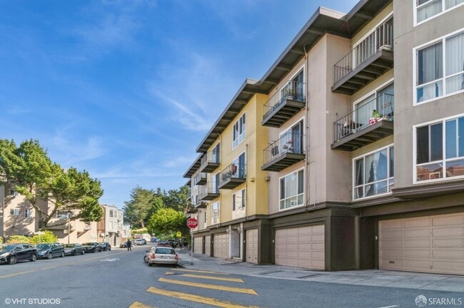 Building Photo - 646 Corbett Ave
