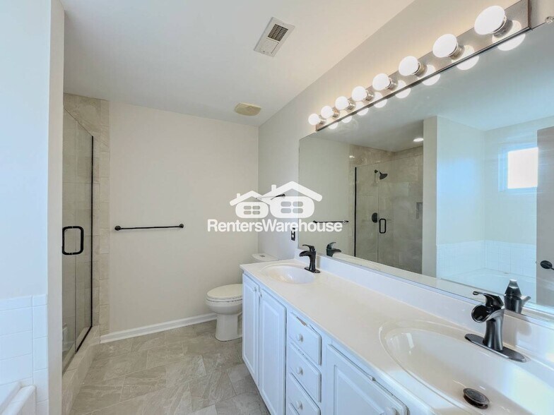 Building Photo - 1009 Hawthorne Farm Terrace