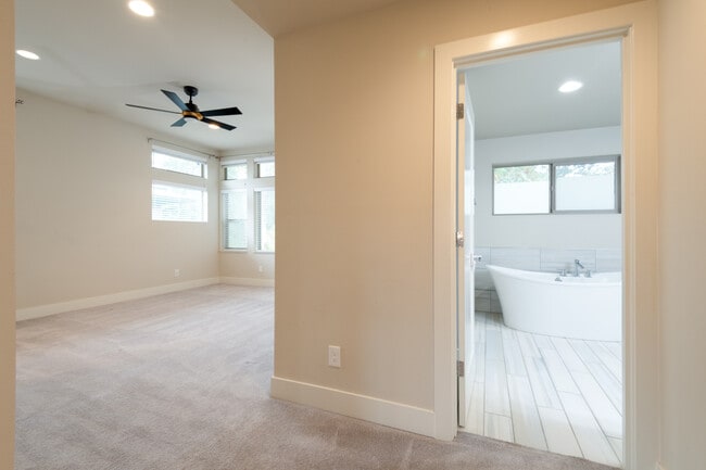 Building Photo - 4077 233rd Pl SE