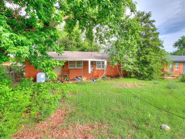 Building Photo - 724 General Senter Dr