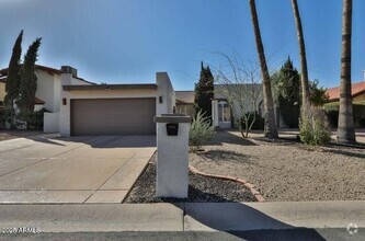 Building Photo - 10421 E Silvertree Dr