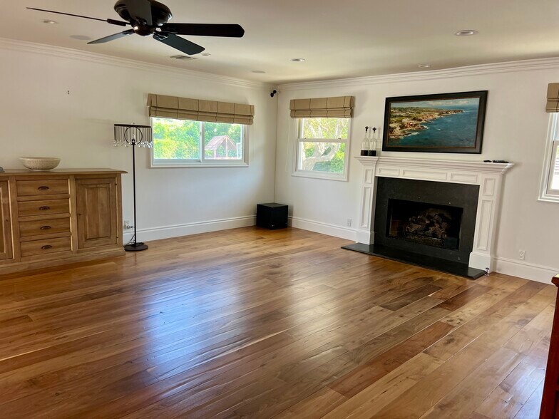 Building Photo - 4703 Ferncreek Dr