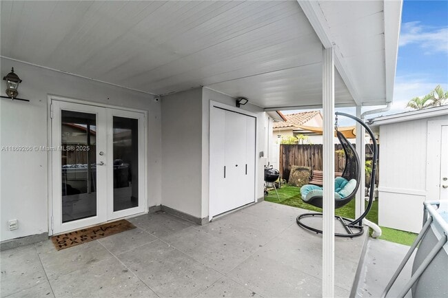 Building Photo - 980 W 43rd Pl