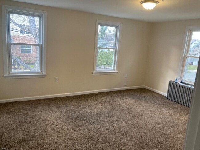 Building Photo - 132 Stevens Ave