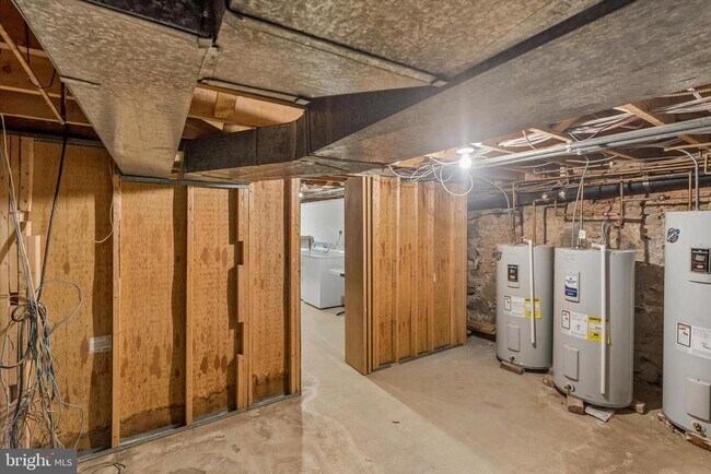 Building Photo - 530 S 15th St