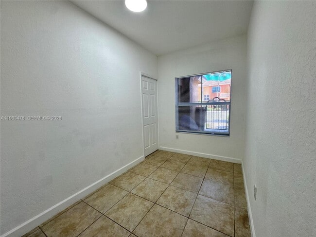 Building Photo - 2584 SW 122nd Terrace