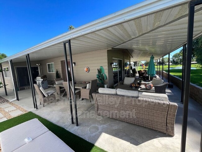 Building Photo - 421 S Paseo Laredo